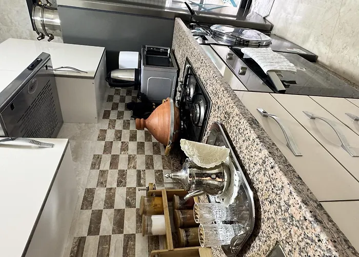 Stylish Apartment In Borj Deyae